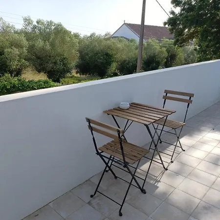 Adega Residências Artísticas - Perto De Lisboa Pensión Almargem (Sobral de Monte Agraco)